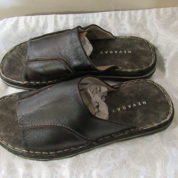 Men's Size 9M slip on Leather Sandal's NEVADA - Picture 2 of 8